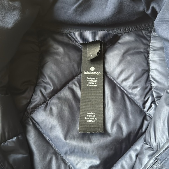 Lululemon down for a run vest - Picture 2 of 8